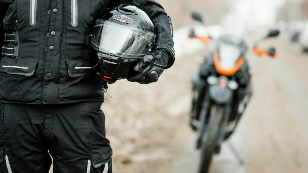 Motorcycle Helmet laws in Illinois