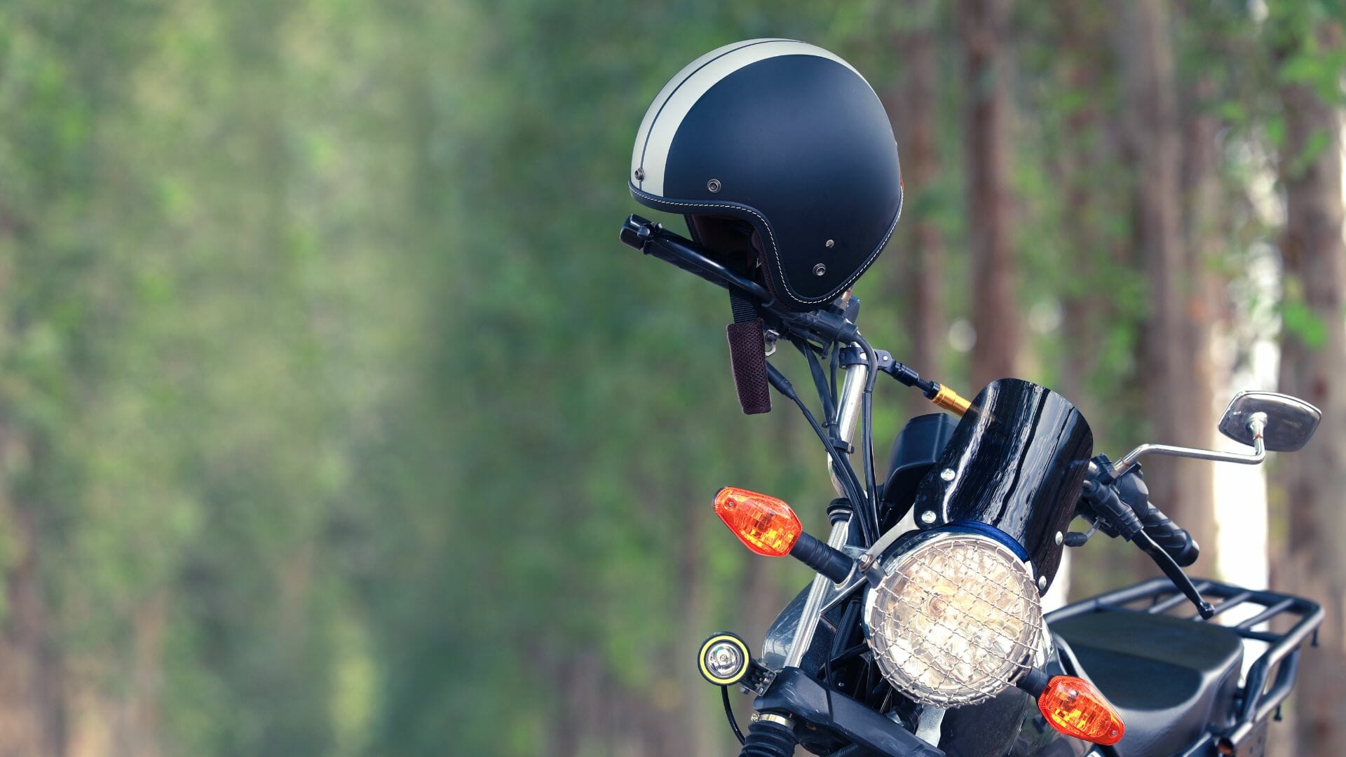 Motorcycle helmet laws in Illinois state Motorcycle Helmet laws