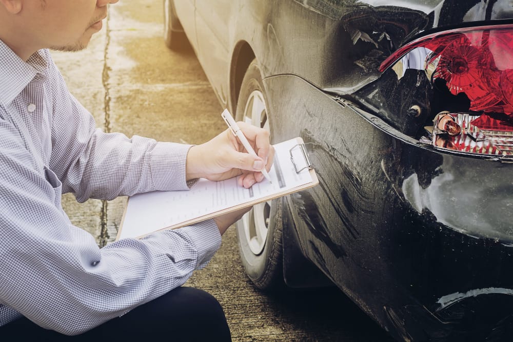 How Can a Chicago Car Accident Lawyer Help Me Win My Case?